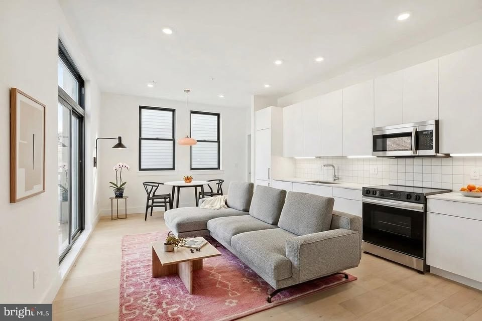 Sunny 1BR with European style kitchen